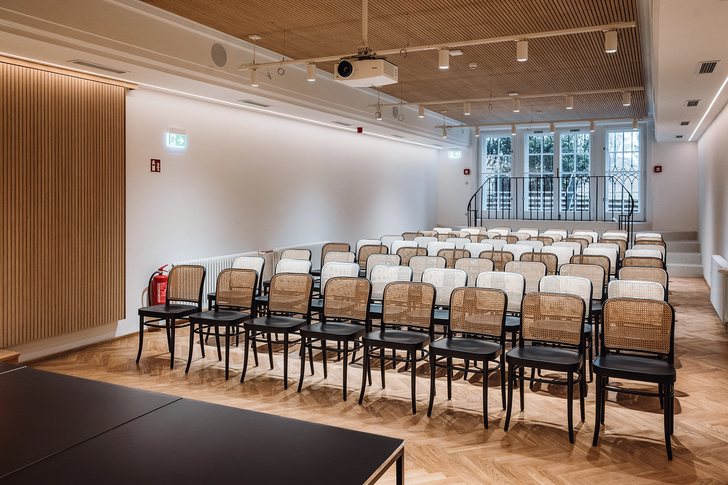 Sál Vladimíra Karfíka 2