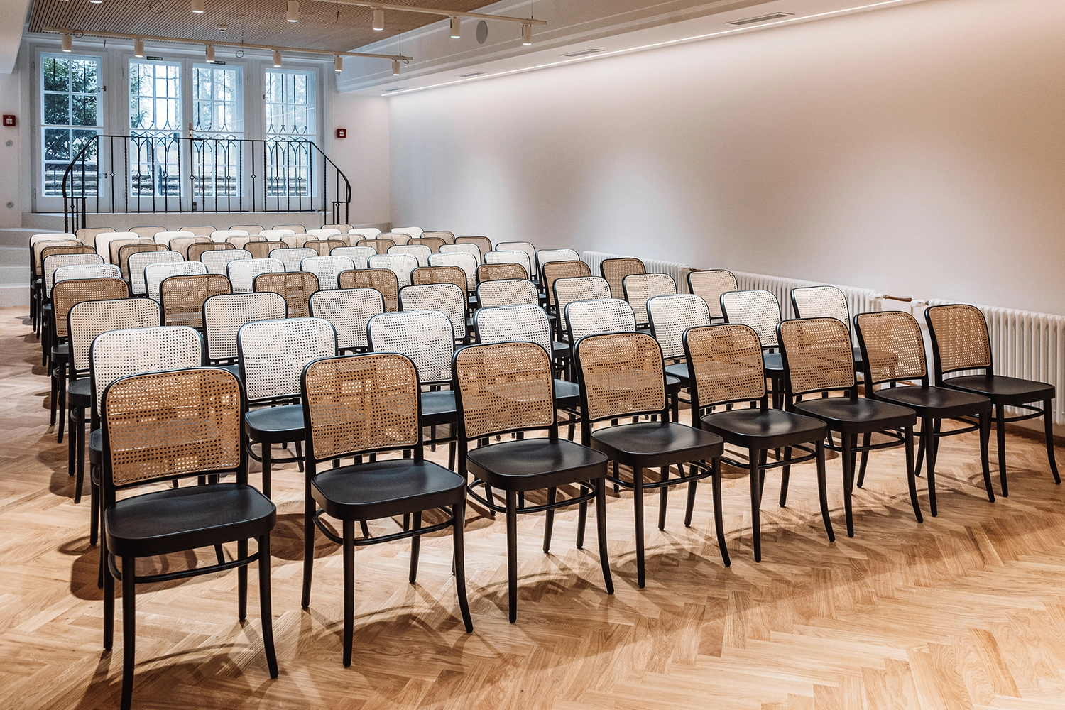 Sál Vladimíra Karfíka 1